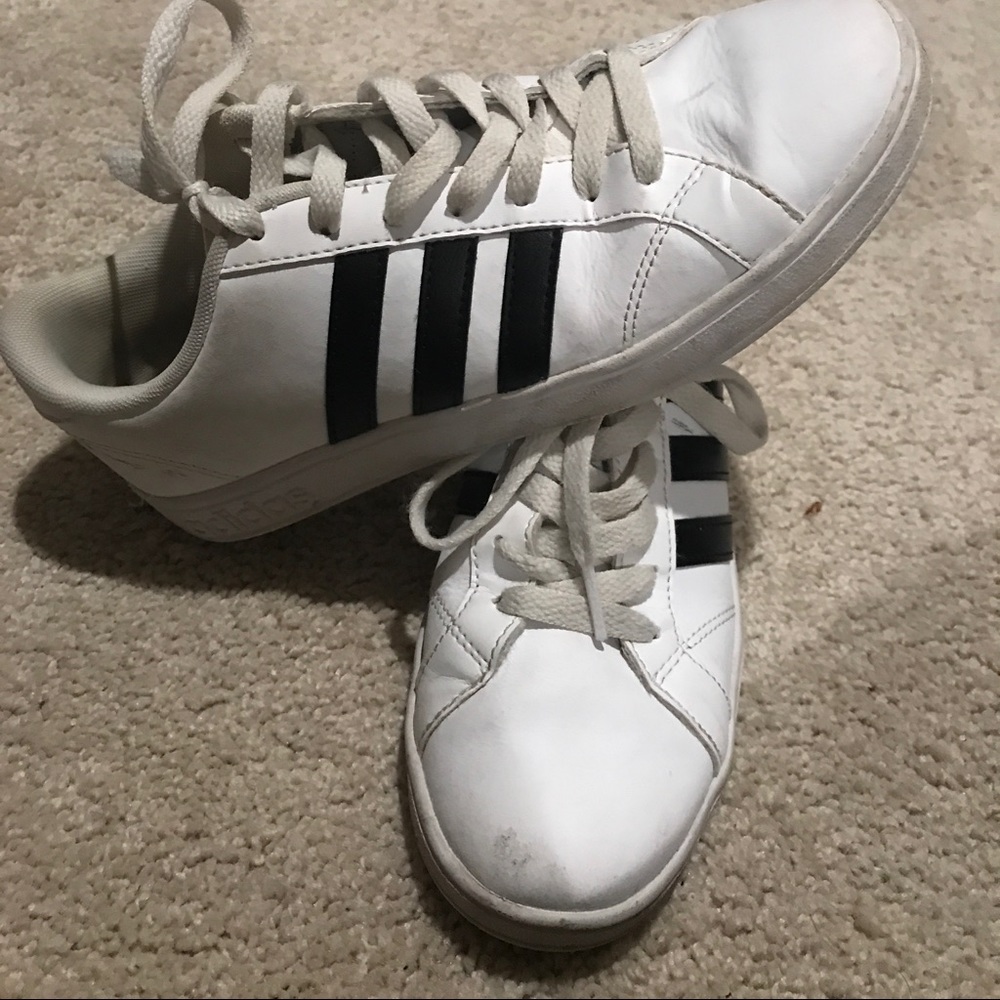 Adidas sz. 6.5 I’m a 7 and fit perfectly.
